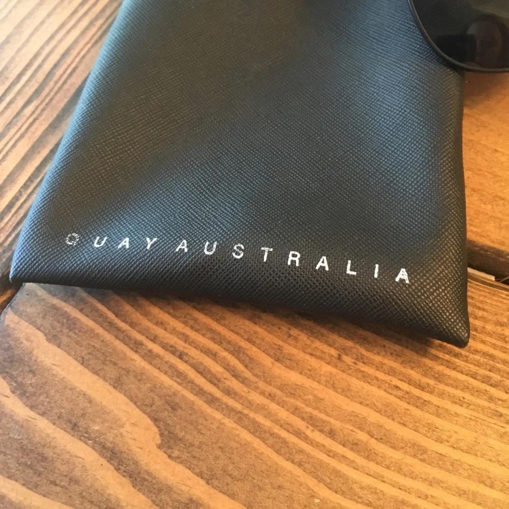 Quay Australia vivienne Black Sunglasses - Picture 4 of 5